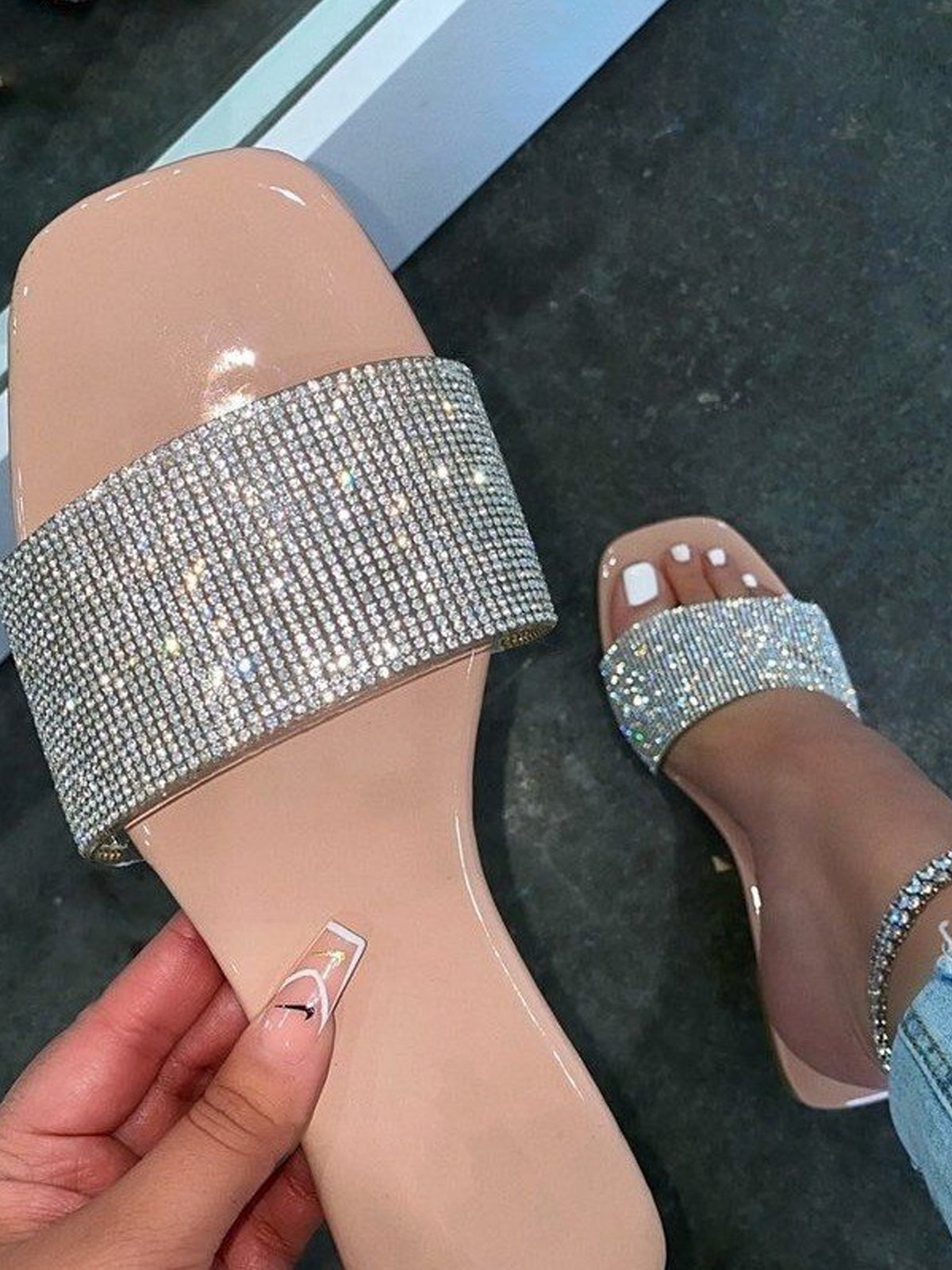 Sandales Antidérapantes Vacances Plain Été Avec Faux Diamant Talon de Bloc Bout Rond Sandales Antidérapantes Caoutchouc à Enfiler pour Femmes