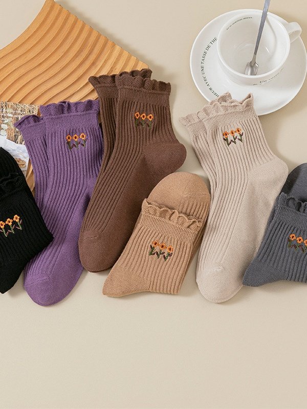 Chaussettes Femmes Sexy Toutes Les Saisons Motifs de broderie Coton Imprimé Antidérapant Faire la navette Chaussettes sur le mollet Régulier