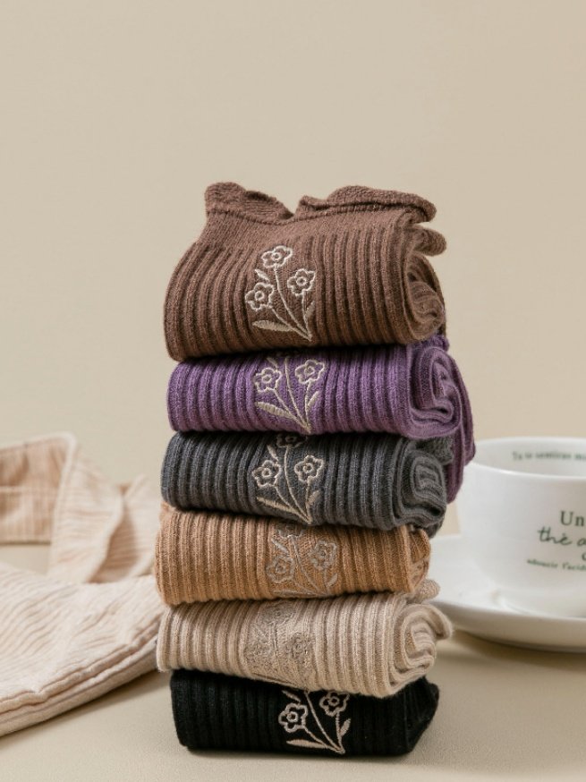 Chaussettes Femmes Simple Motifs de broderie Toutes Les Saisons Coton Brodé Anti-bactérien Quotidien Chaussettes sur le mollet Régulier