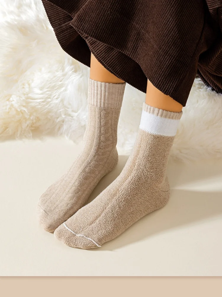 Chaussettes Femmes Simple Plain Toutes Les Saisons Coton Joint Fendu Absorber l'Humidité et Évacuer la Sueur Domestique Standard Régulier